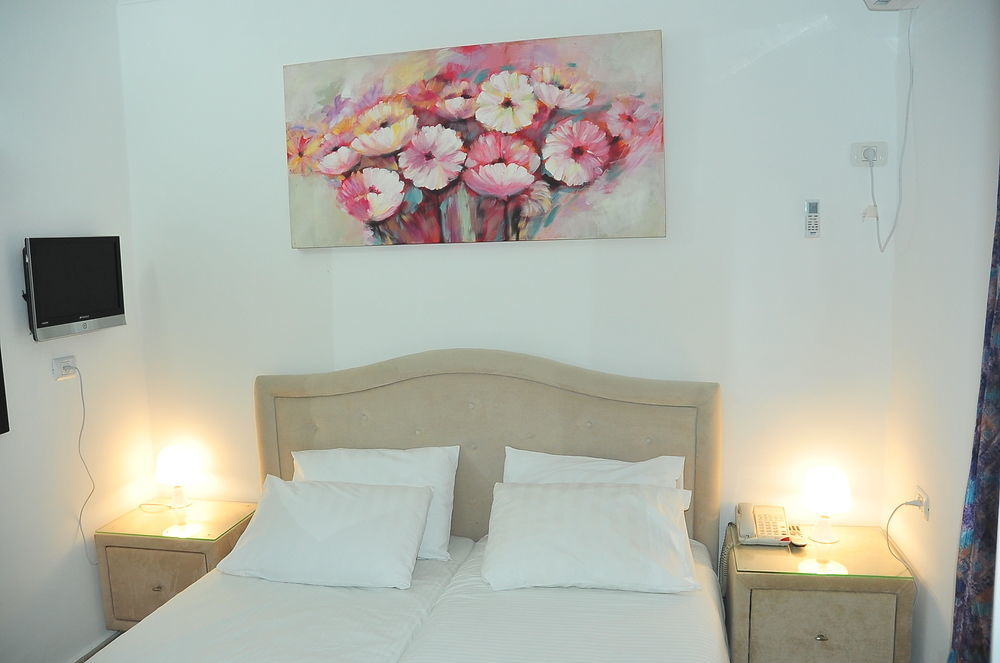 Glatt Eden Hotel Tiberias Buitenkant foto